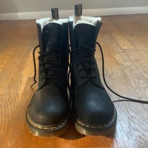 DOC MARTENS WITH FUZZY INSIDE!